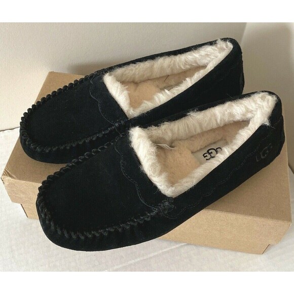 New UGG Scalloped Women Fashion Moccasin Slippers US Size 5 Black - Picture 1 of 7
